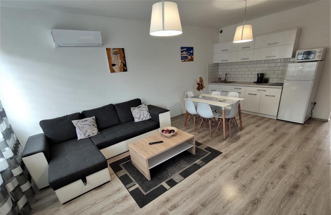Hatvan Corner Apartments Дебрецен Екстер'єр фото