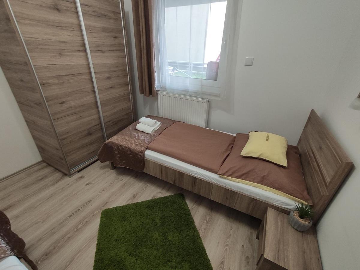 Hatvan Corner Apartments Дебрецен Екстер'єр фото